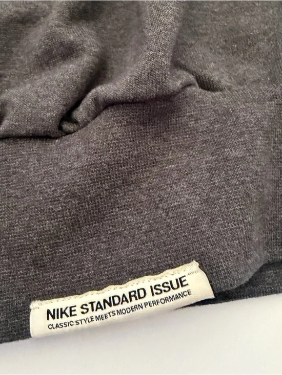 Nike Dri-FIT NBA Logo KINGS Crewneck Sweatshirt Charcoal Gray - Picture 6 of 11